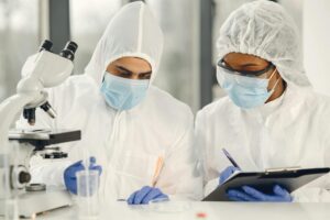 Células imunológicas podem ser transformadas em microrobôs biológicos controlados por luz, indica pesquisa