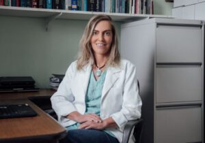 Cientista da UFRJ desenvolve substância com potencial de regenerar nervos e reverter lesões medulares 